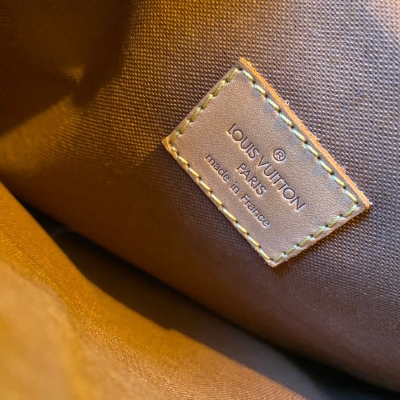 Brown Louis Vuitton crossbody purse - Picture 7 of 8